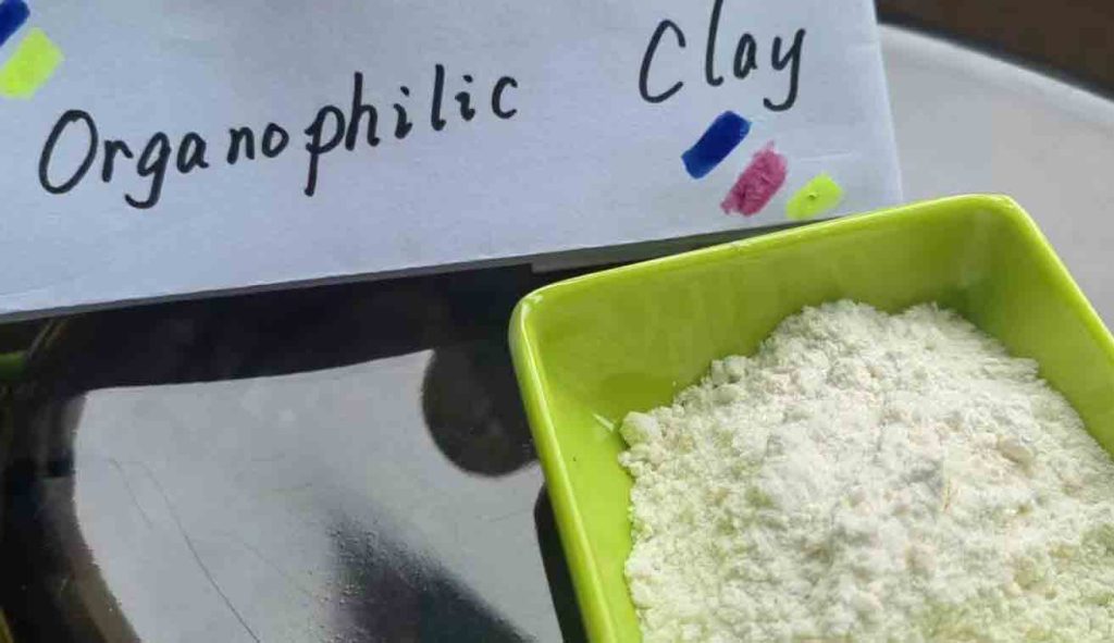 Thixotropic clay